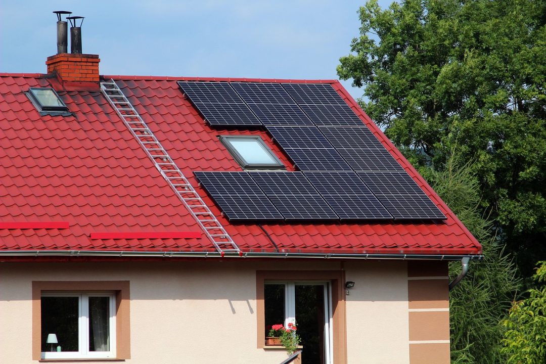 Mensen met zonnepanelen krijgen rekening: ''Gaan het dubbele betalen''