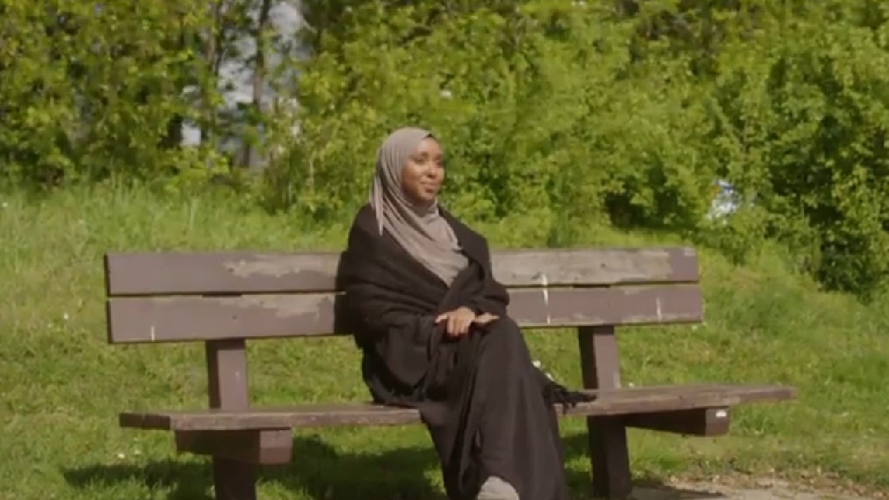Sumaya voelt zich hier niet erg thuis: ''Er moet meer begrip komen voor islamieten''